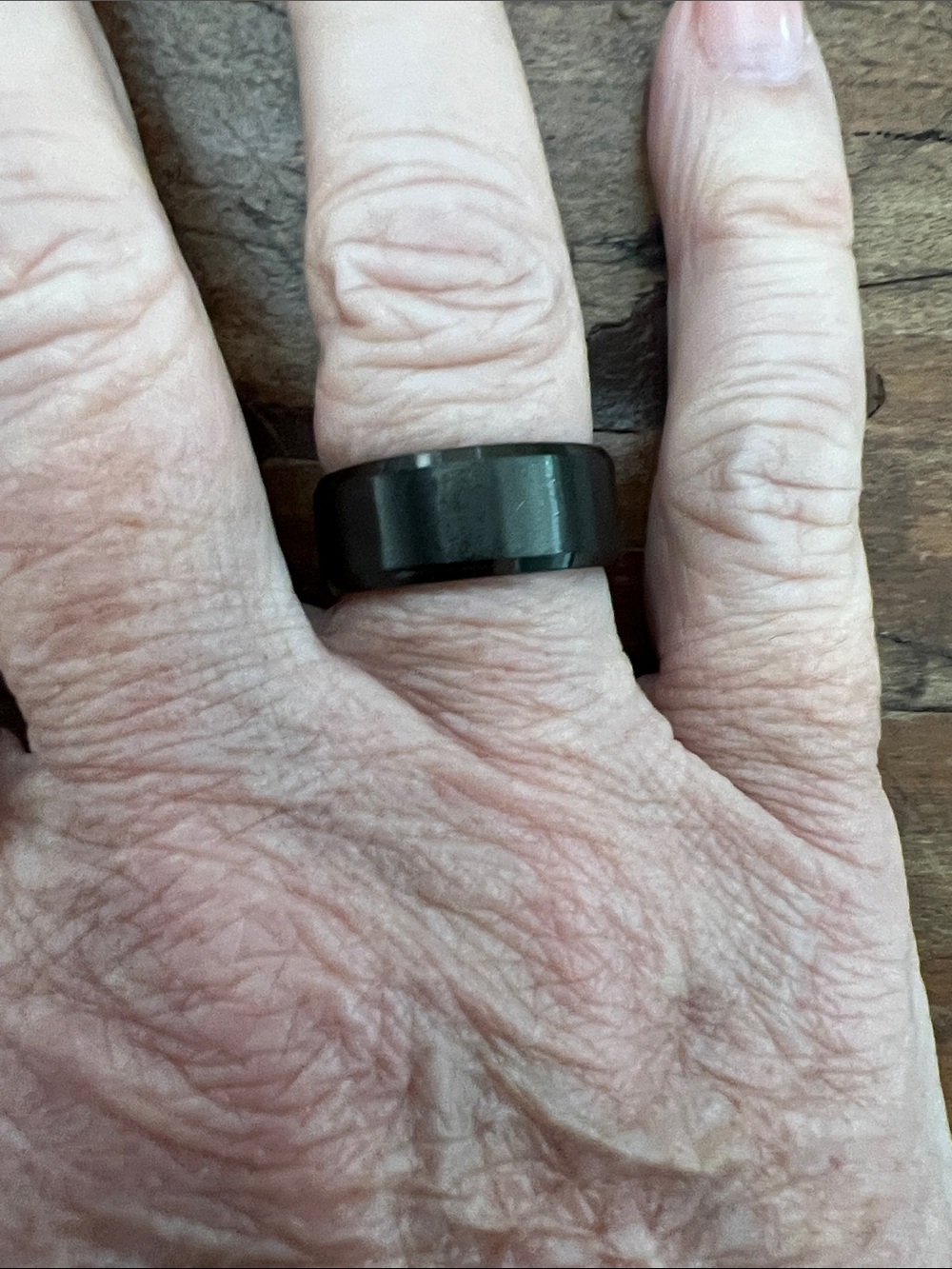 Titanium Classic Black Men's Band Ring - Sleek Minimal Design. Size 7.